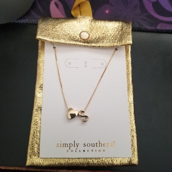 NEW Simply Southern Collections Initial Heart Necklace “S” Gold Tone 18” - Picture 1 of 3